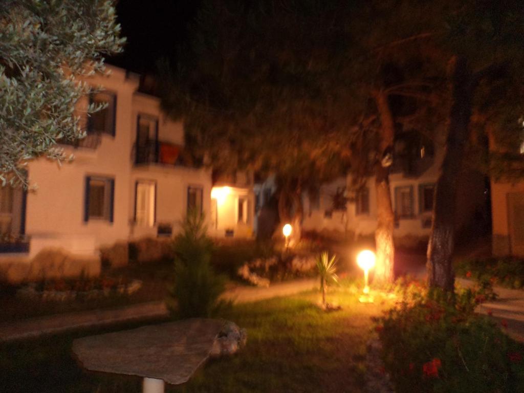 Club Mackerel Holiday Village Foça Exteriör bild