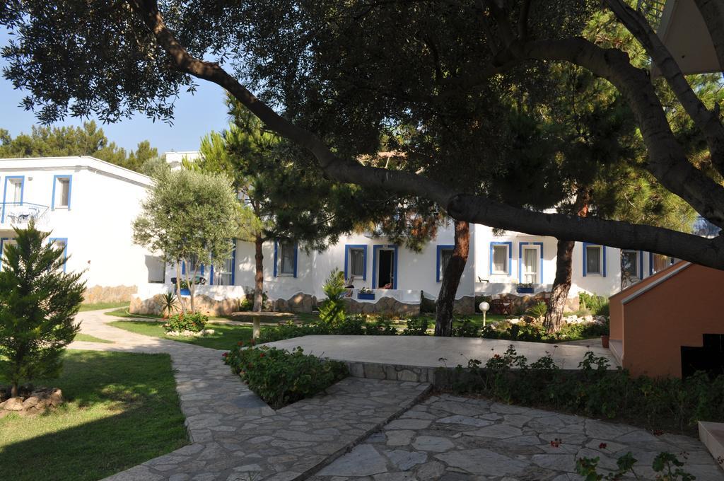 Club Mackerel Holiday Village Foça Exteriör bild