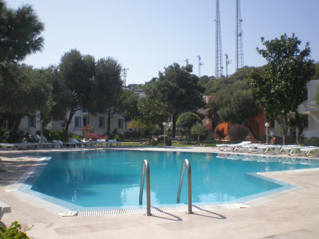 Club Mackerel Holiday Village Foça Exteriör bild
